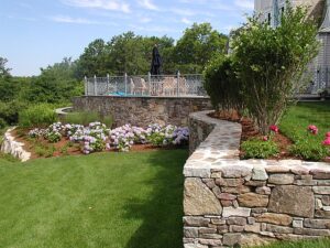 finding-the-right-contractor-hardscaping